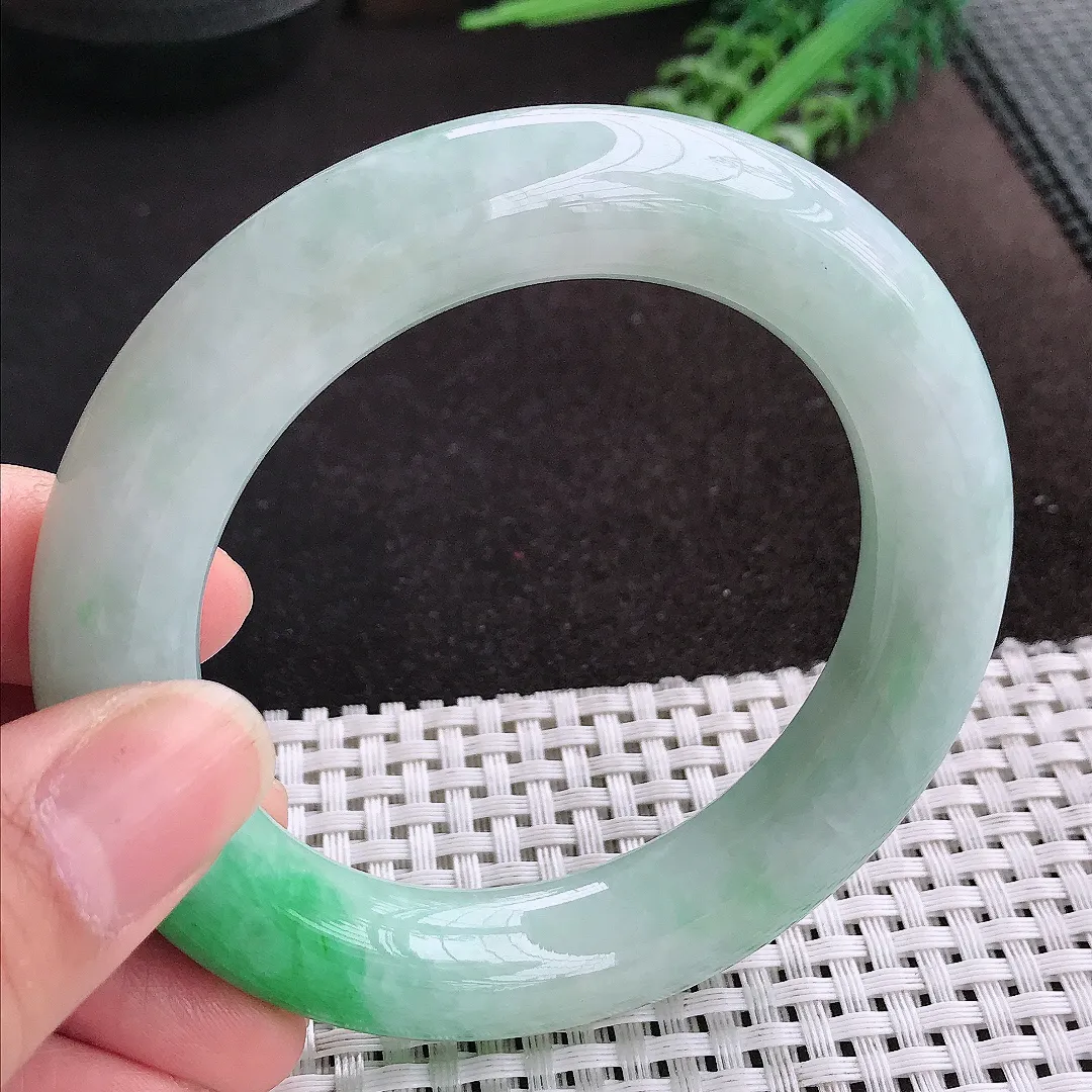 天然A货翡翠56.5/12.8/12.5老坑温润飘阳绿圆条手镯玉镯