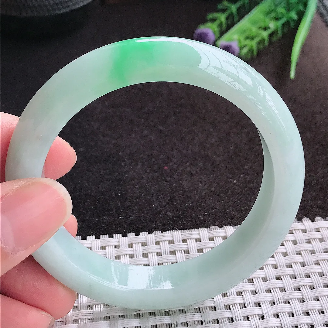 天然A货翡翠56.5/12.6/8.8老坑温润飘绿手镯宽边玉镯