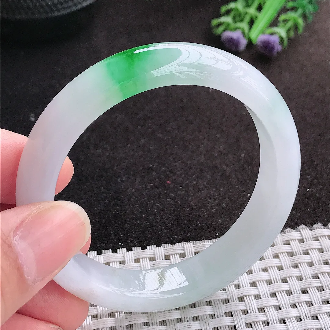 天然A货翡翠52.5.12/7.8老坑冰润起胶白底青飘阳绿手镯宽边玉镯