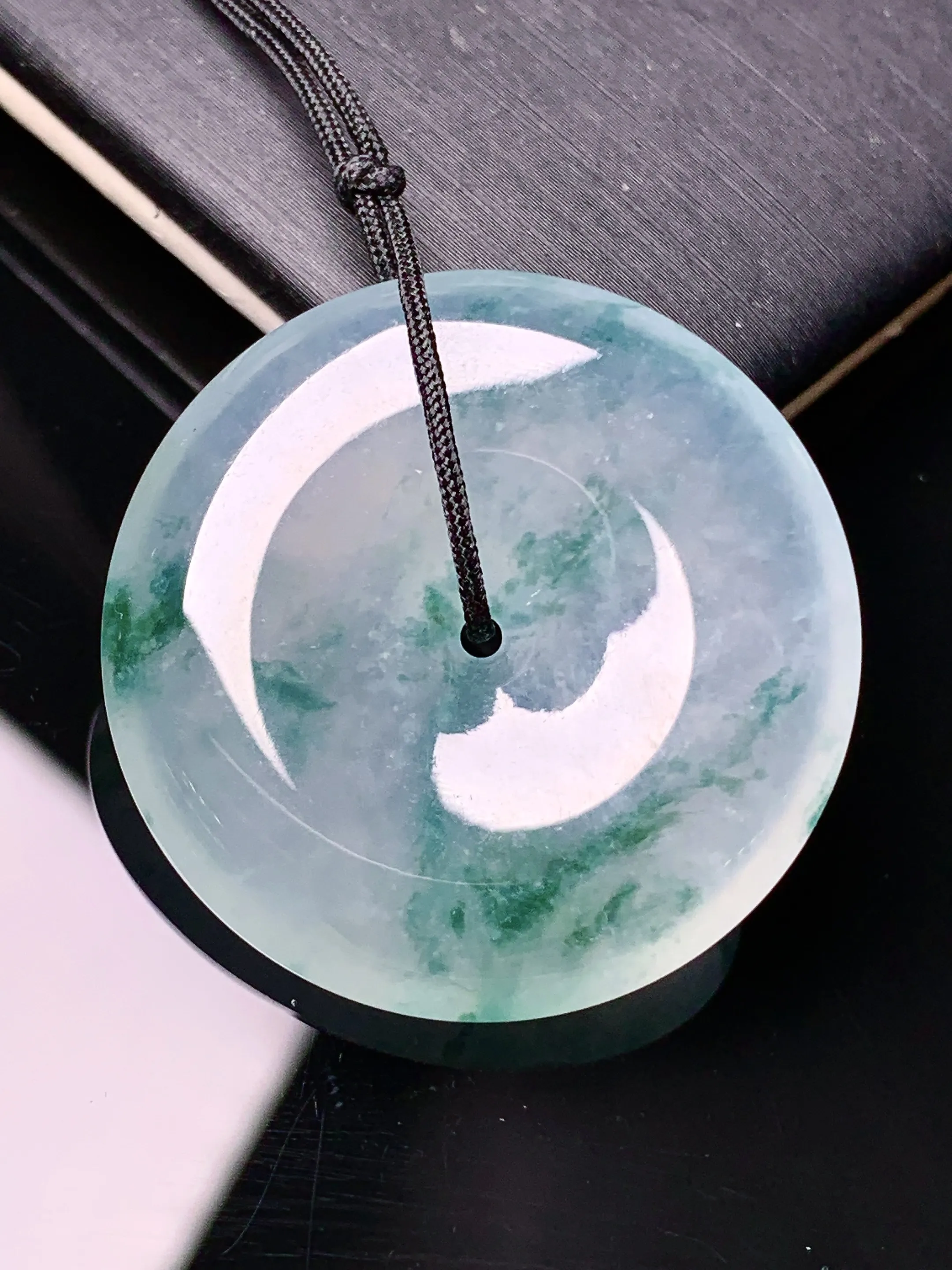 冰种飘花平安扣吊坠 玉质细腻 水润亮眼 色泽艳丽 整体尺寸30.5*6