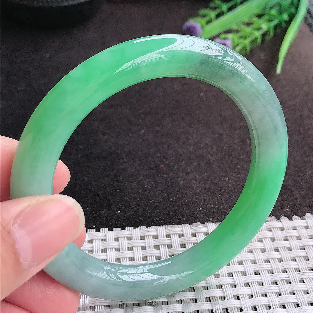 天然A货翡翠56/9.4/10老坑冰胶水灵甜绿满绿圆条手镯玉镯