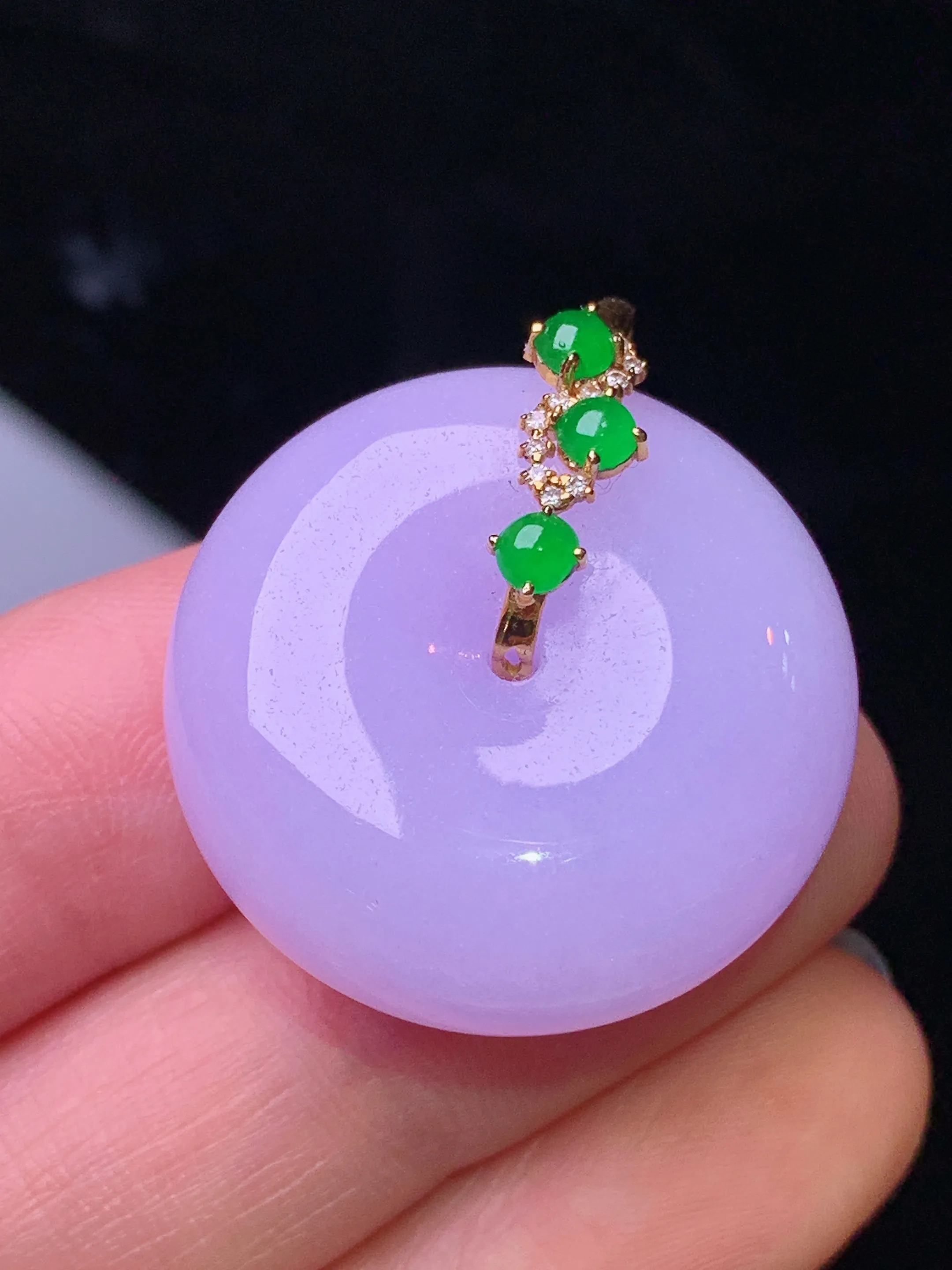 18k金钻镶嵌紫罗兰平安扣吊坠 玉质细腻 水润亮眼 色泽艳丽 整体尺寸29.5*26*10.8