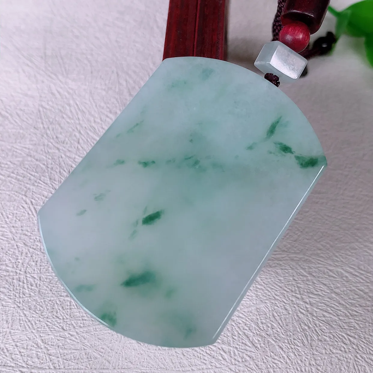 自然光实拍，冰飘花翡翠平安无事牌吊坠，平平安安，无事牌翠色灵动，佩戴平安时尚！#46.13