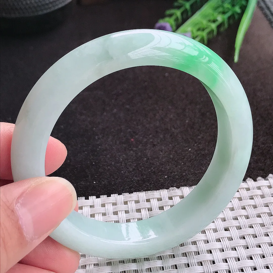 天然A货翡翠56.5/12.6/8.8老坑温润飘绿手镯宽边玉镯