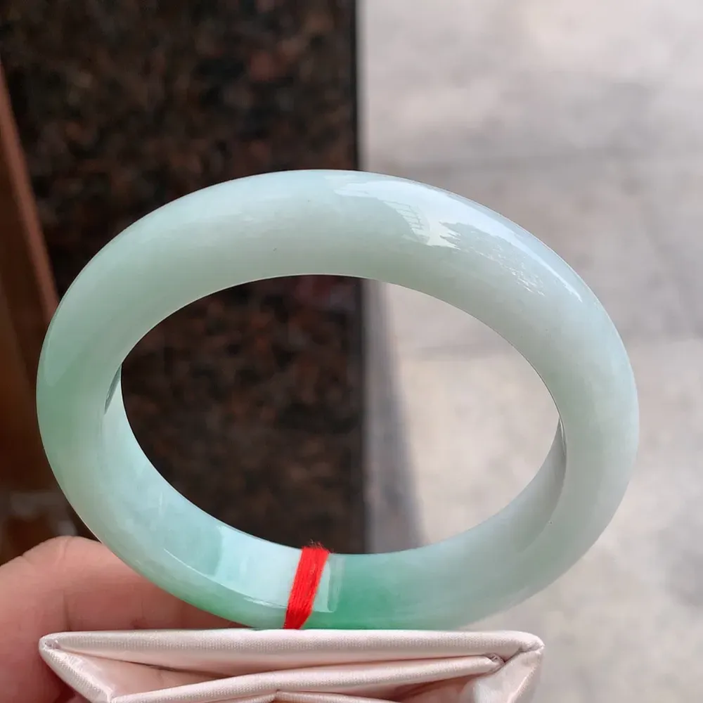 正圈冰糯翠绿 无瑕 尺寸:60.4/13.4/9.4 大圈口