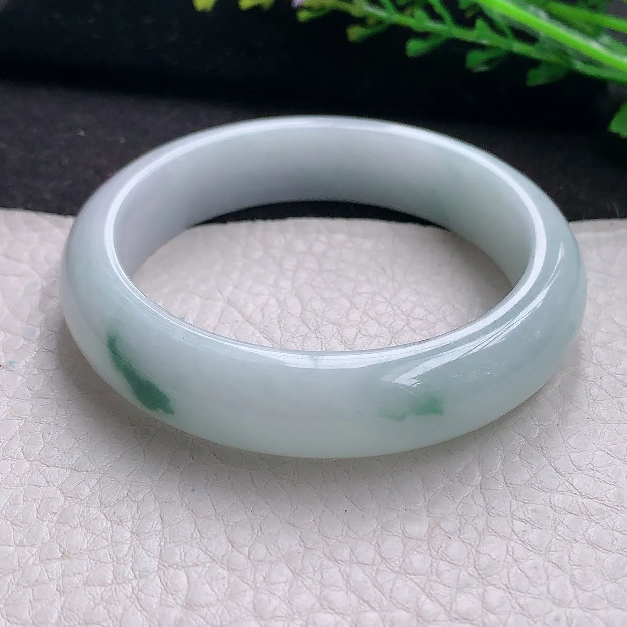 js自然光54*13*8平安镯 翡翠a货玉手镯飘花宽边珠宝玉手环