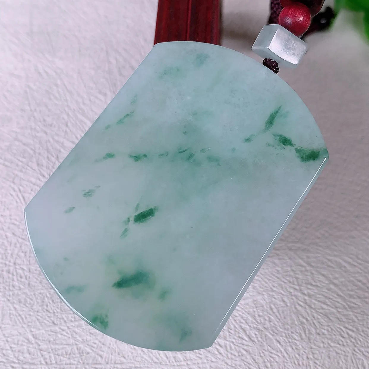 自然光实拍，冰飘花翡翠平安无事牌吊坠，平平安安，无事牌翠色灵动，佩戴平安时尚！#46.13