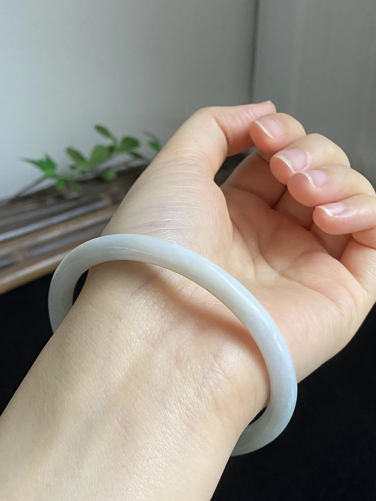 圆镯60.6圈口，翡翠手镯