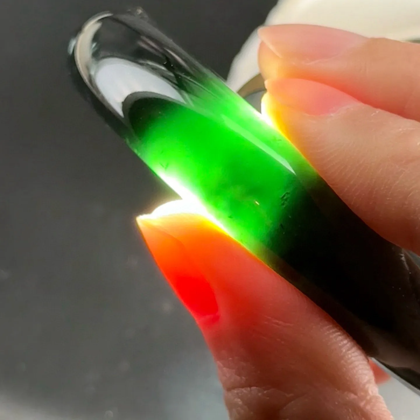 精品墨翠正圈手镯 种好色正 黑度极好 打灯通透 油性十足