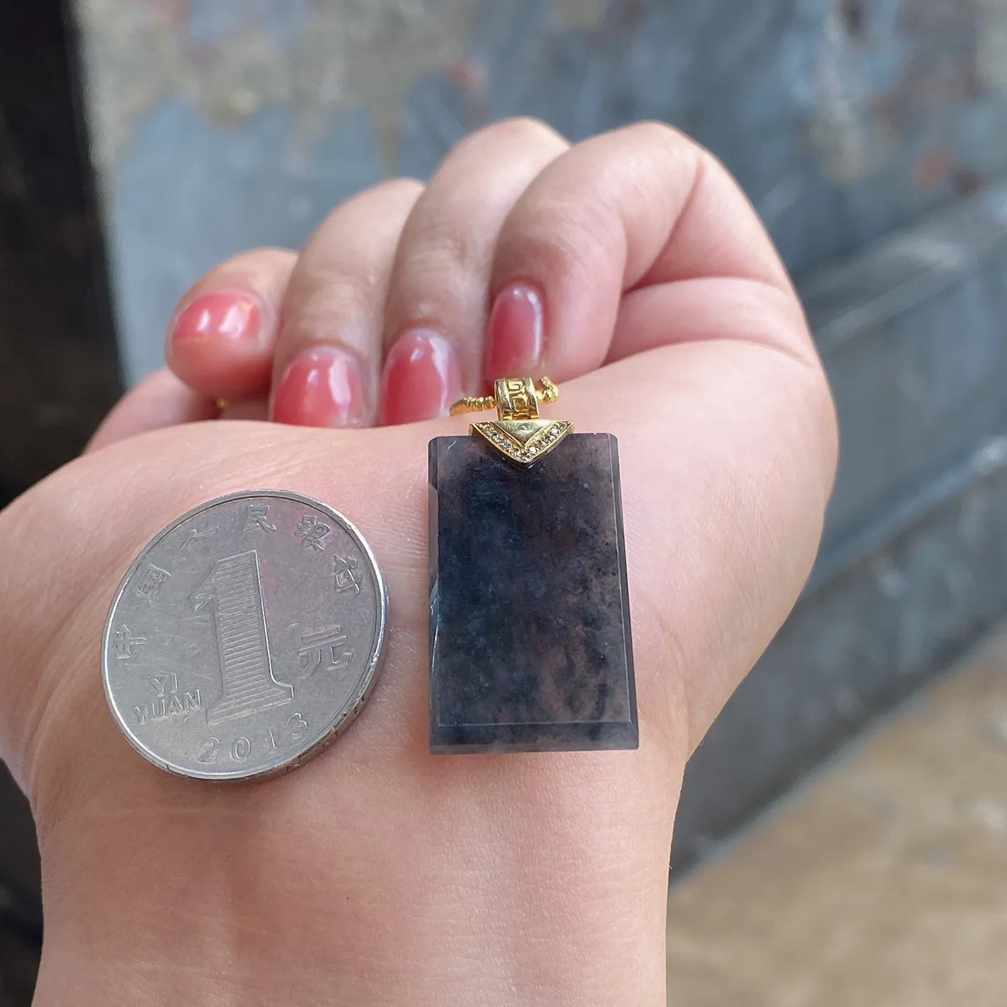 乌鸡种无事牌吊坠 尺寸34.9-15.9-3.5毫米