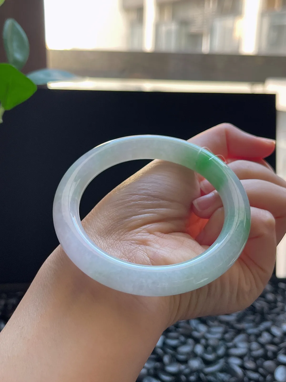 圆镯57圈口，翡翠冰糯种飘绿带紫手镯