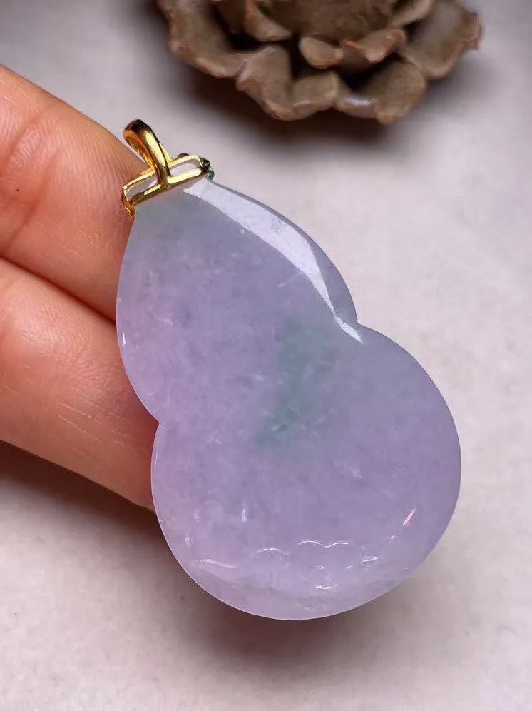 冰糯种紫罗兰葫芦吊坠、真金真钻镶嵌，种水好，玉质细腻 .裸石尺寸 44.0*28.5