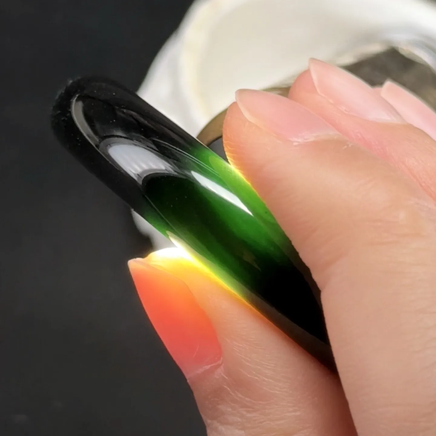 精品墨翠贵妃圈手镯 种好色正 黑度极好 打灯通透