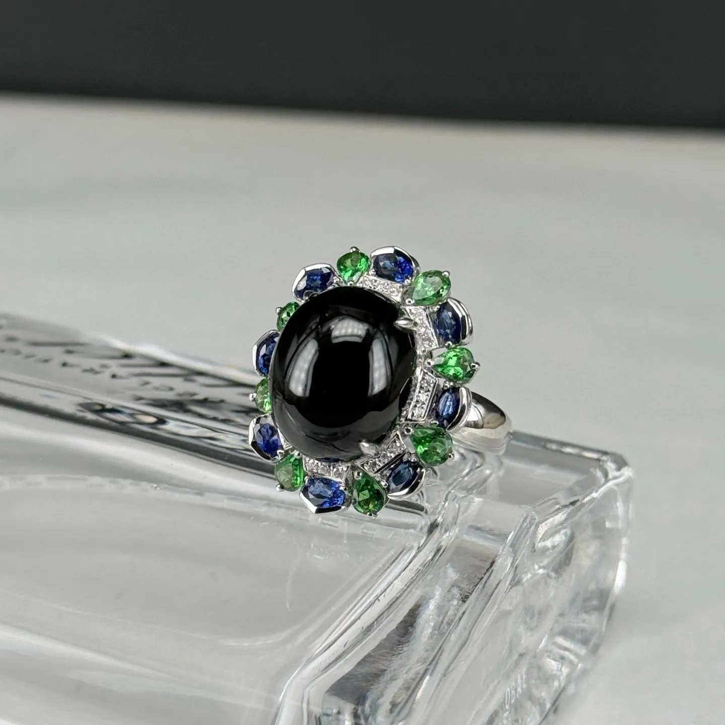 精品豪镶墨翠蛋面大女戒 种好色正 黑度极好 打灯通透 油性十足