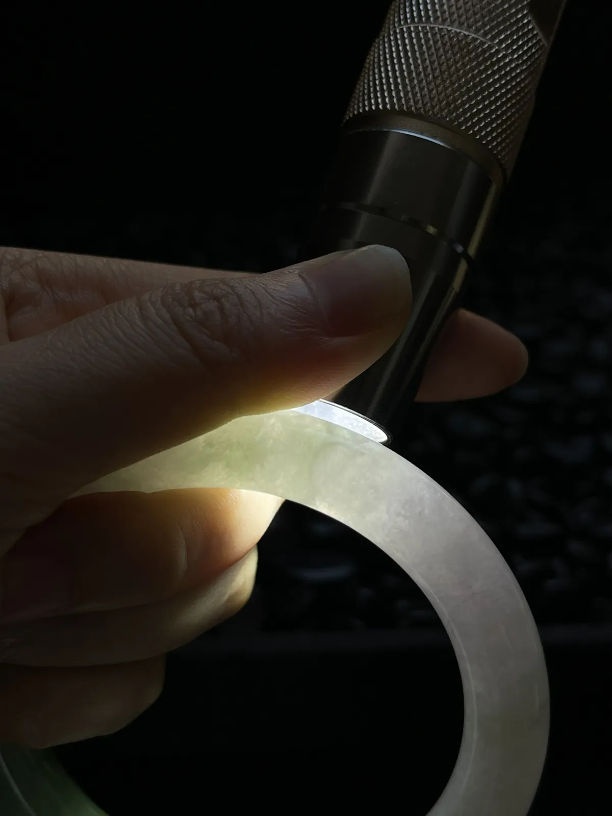 圆镯57圈口，翡翠冰糯种飘绿带紫手镯