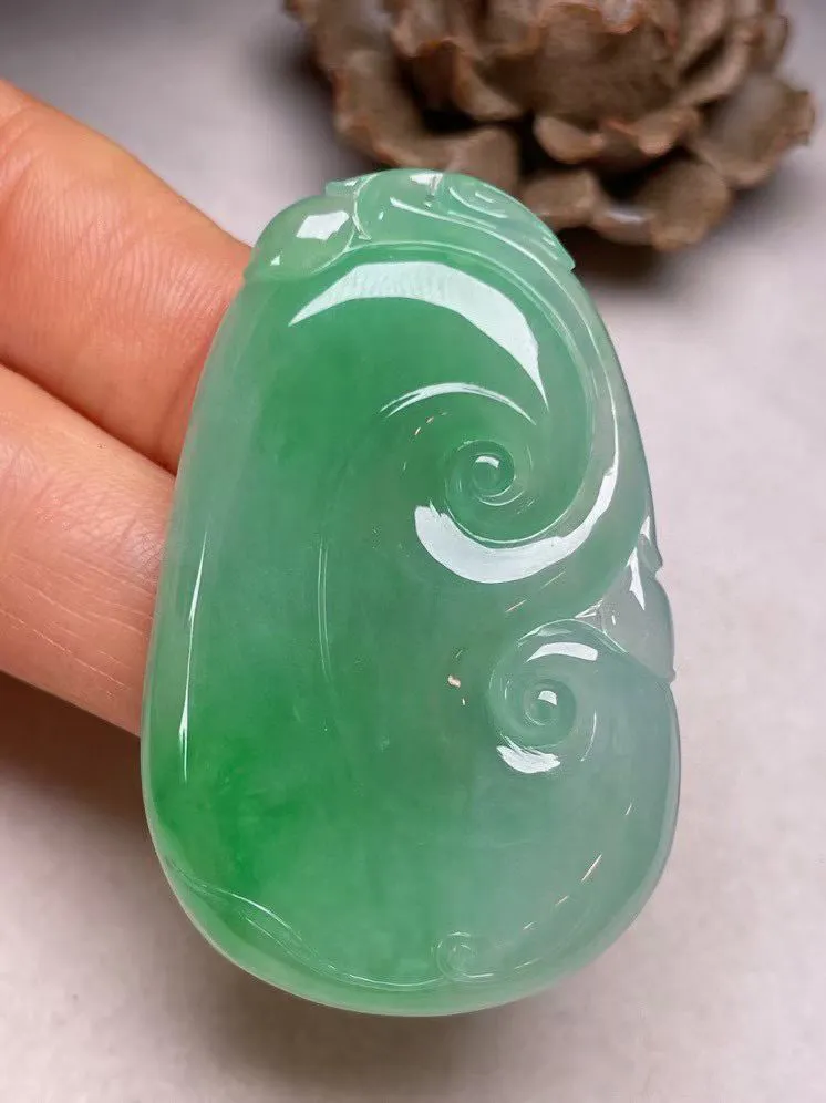 冰糯种满色【如意】吊坠，种水好，玉质细腻 ，卖相好.