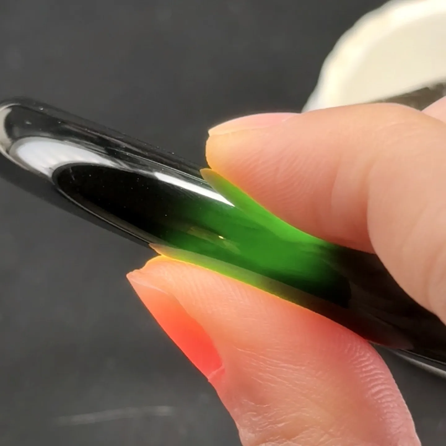 精品墨翠贵妃圈手镯 种好色正 黑度极好 打灯通透