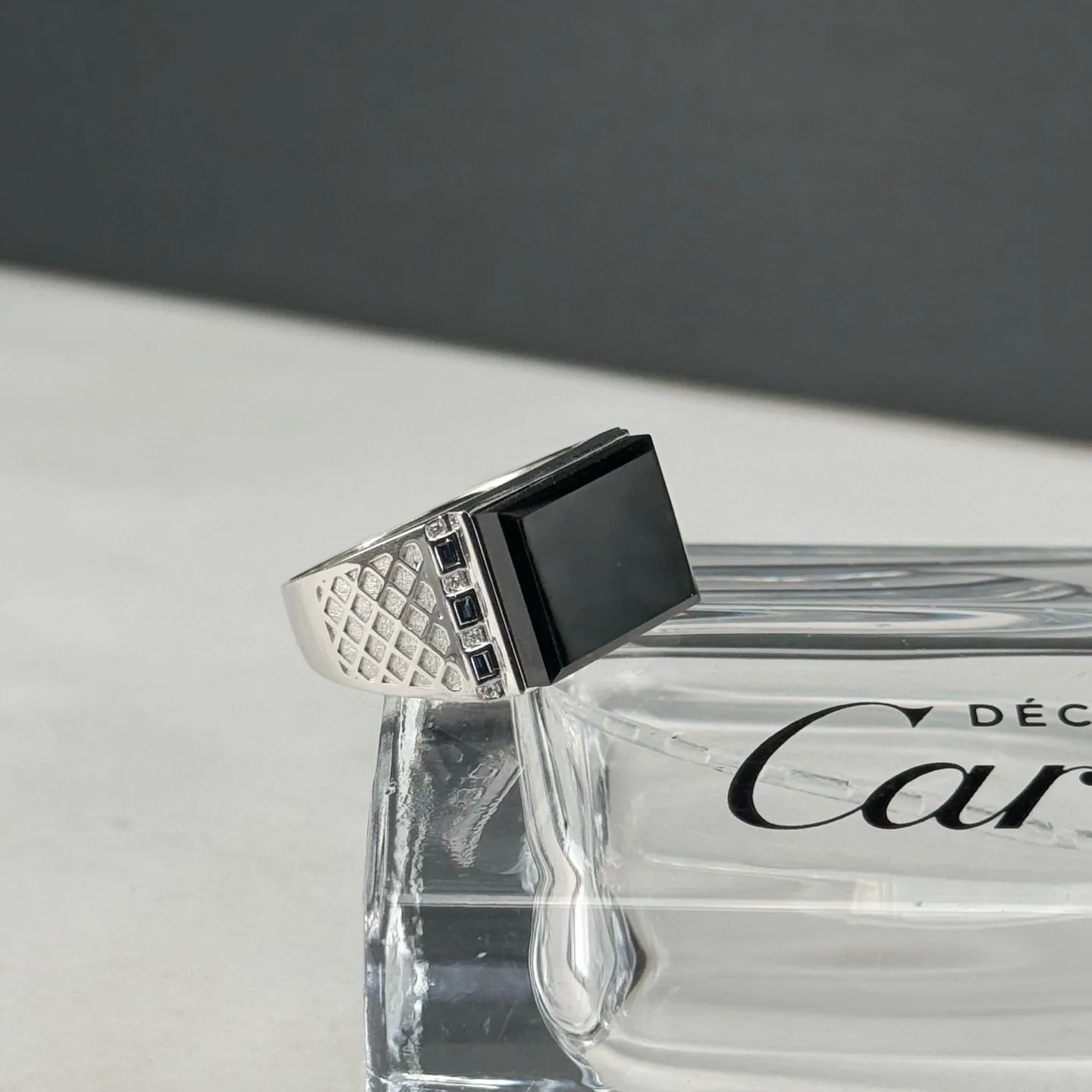 精品18k墨翠男戒 种好色正 黑度极好 打灯通透 油性十足 尺寸14.5