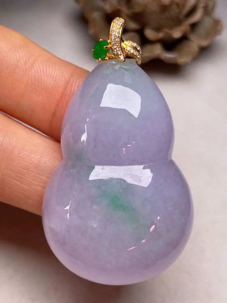 冰糯种紫罗兰葫芦吊坠、真金真钻镶嵌，种水好，玉质细腻 .裸石尺寸 44.0*28.5