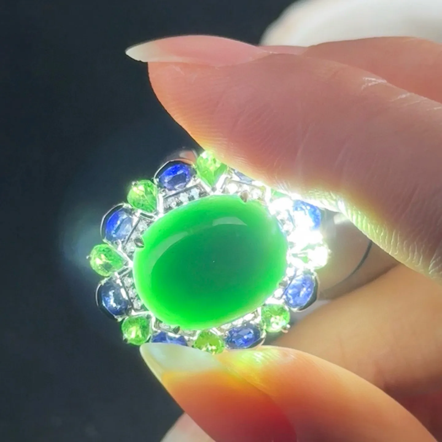 精品豪镶墨翠蛋面大女戒 种好色正 黑度极好 打灯通透 油性十足