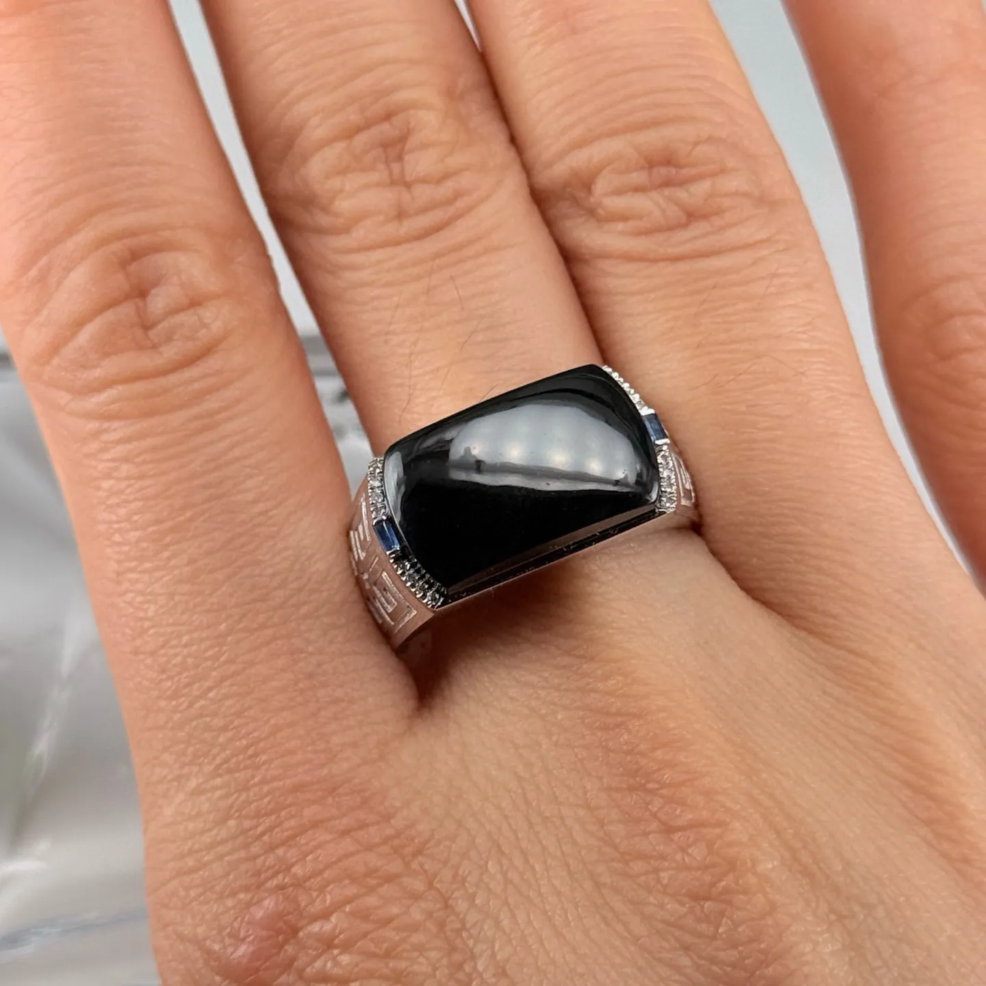 精品18k墨翠马鞍男戒 种好色正 黑度极好 打灯通透 油性十足 尺寸16.1