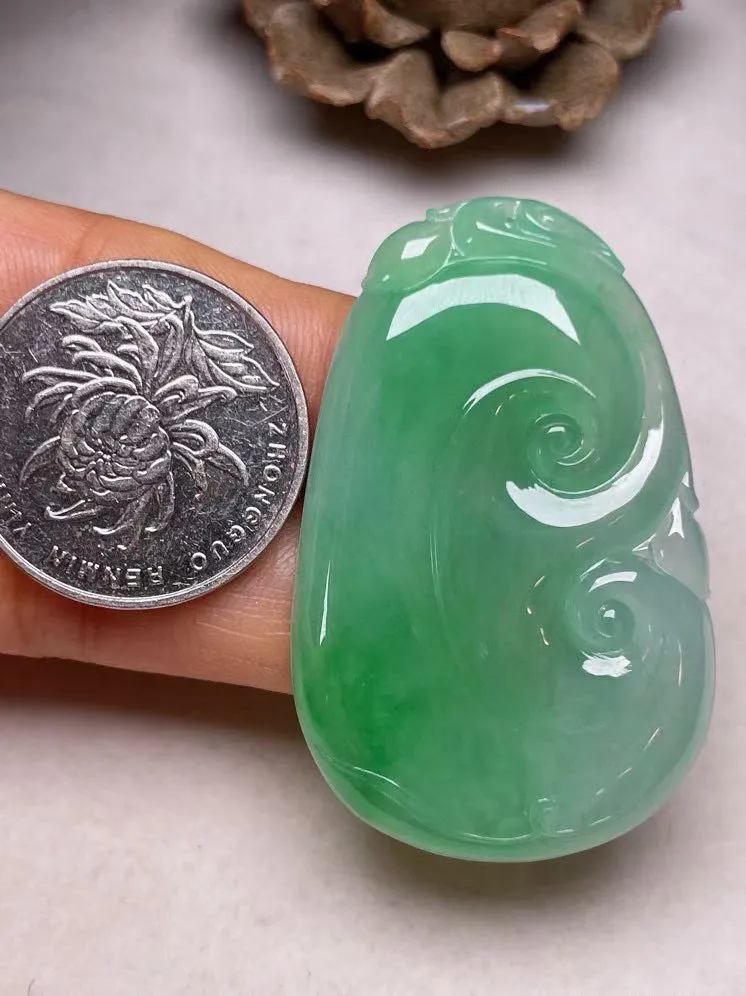 冰糯种满色【如意】吊坠，种水好，玉质细腻 ，卖相好.