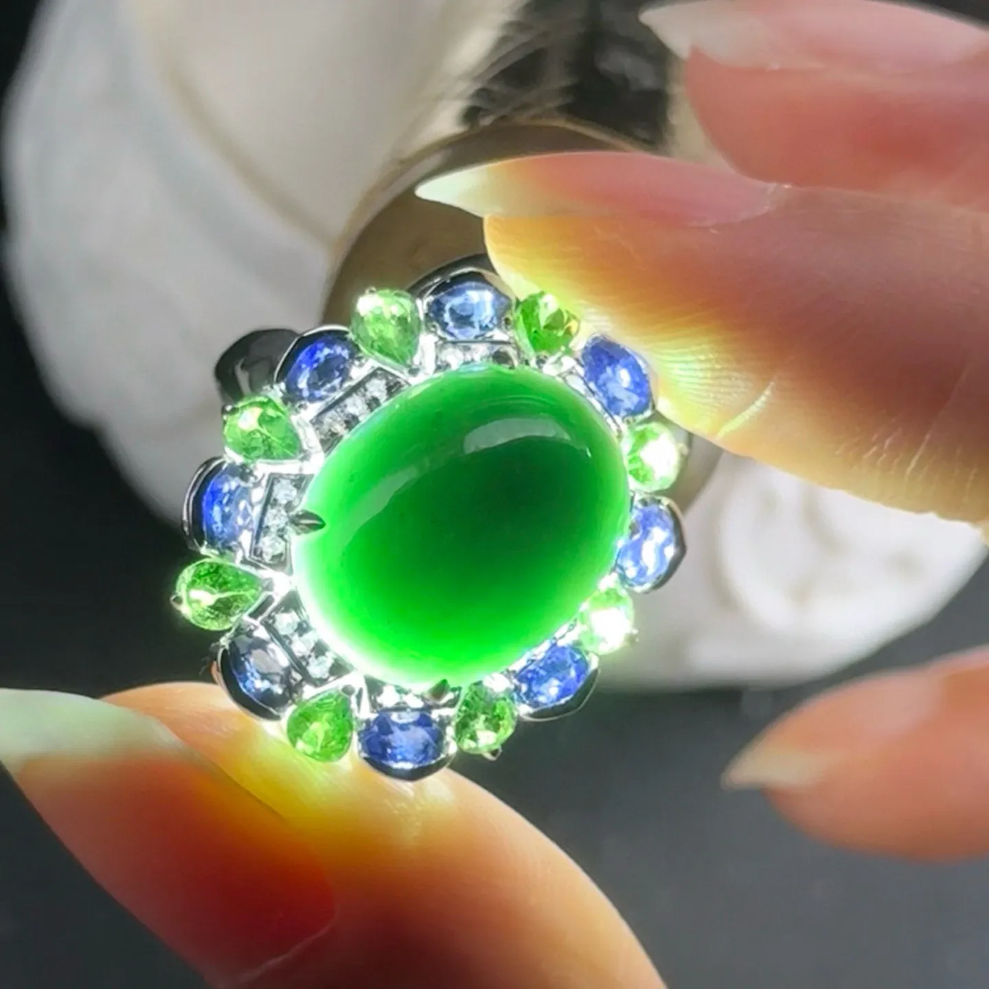 精品豪镶墨翠蛋面大女戒 种好色正 黑度极好 打灯通透 油性十足