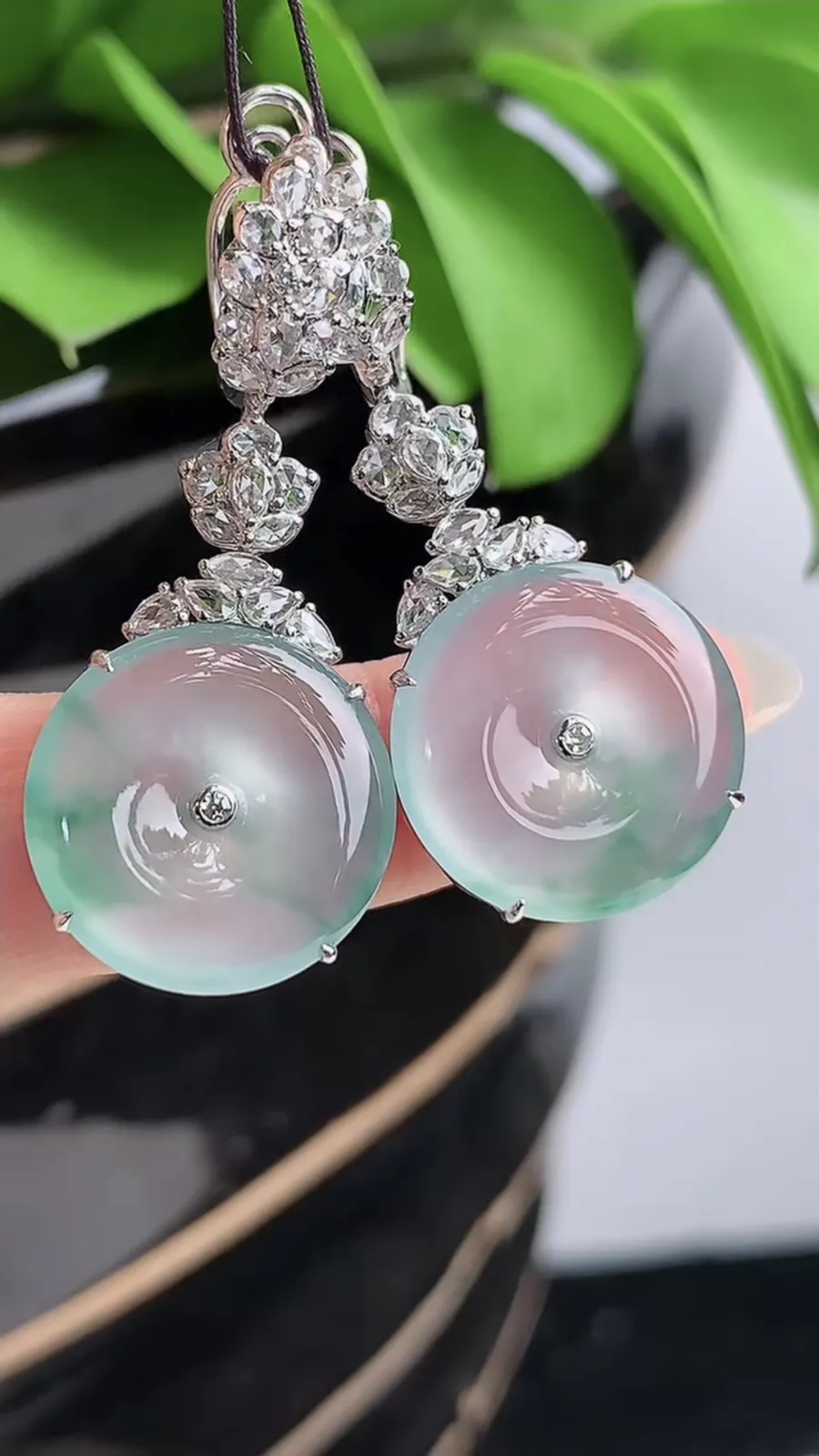 a货翡翠老坑高冰种18K金伴钻镶嵌飘花平安扣耳坠 尺寸16.7×6mm 重量9.48g 1210