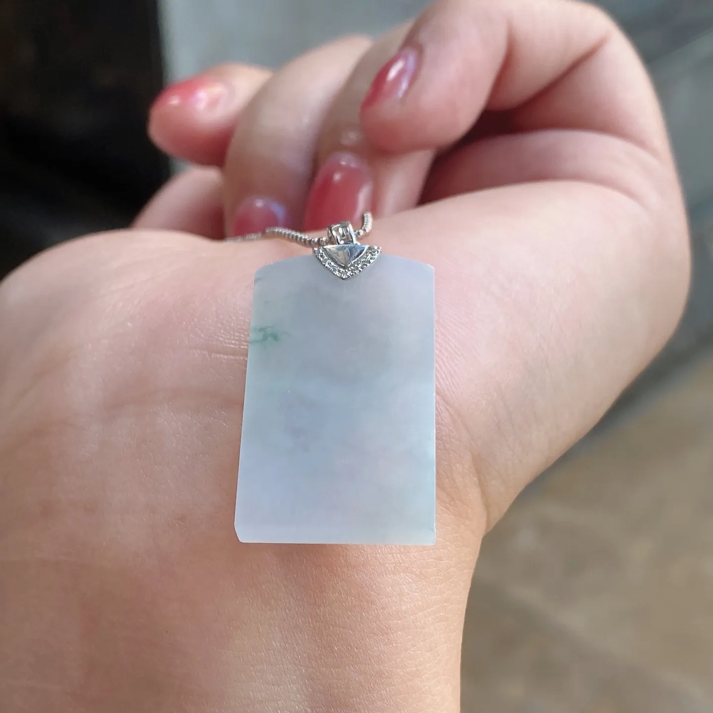 冰糯种飘花无事牌吊坠 尺寸34.2-17.5-3.6毫米