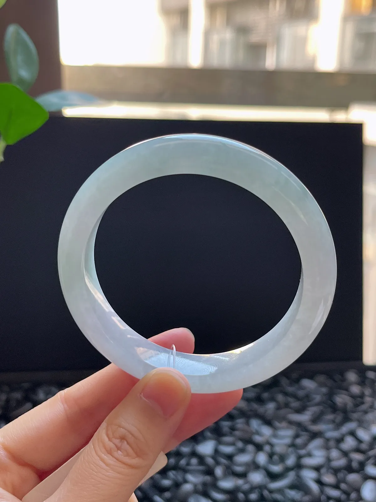 正圈58圈口，翡翠冰糯种白色手镯