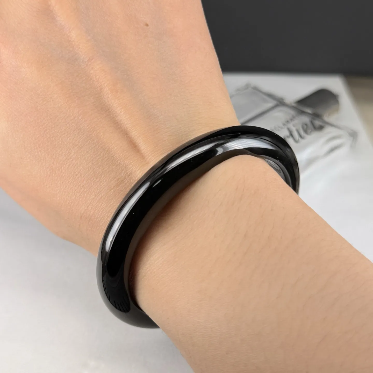 精品墨翠贵妃圈手镯 种好色正 黑度极好 打灯通透