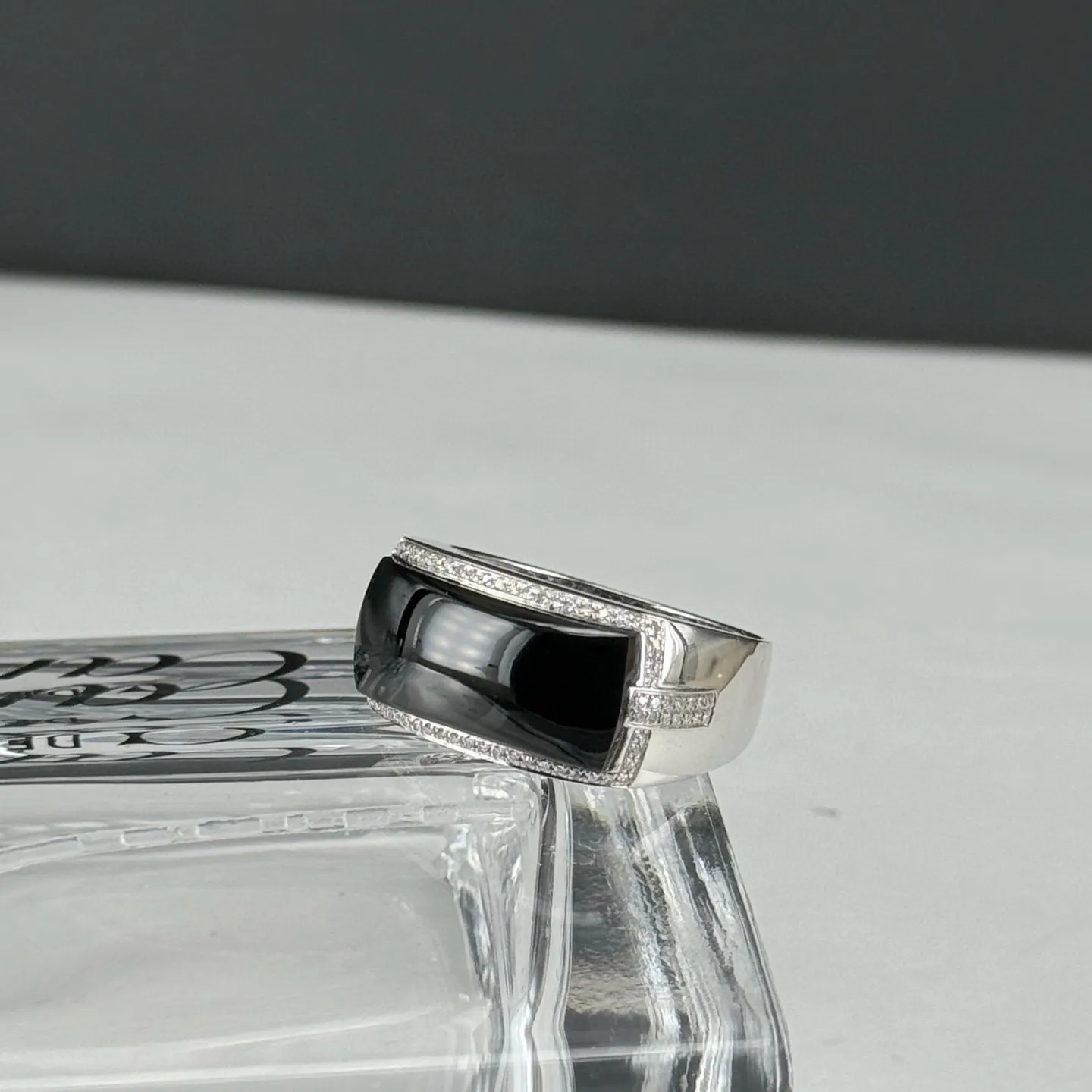 精品18k墨翠豪镶男戒 种好色正 黑度极好 打灯通透 油性十足 尺寸18.5