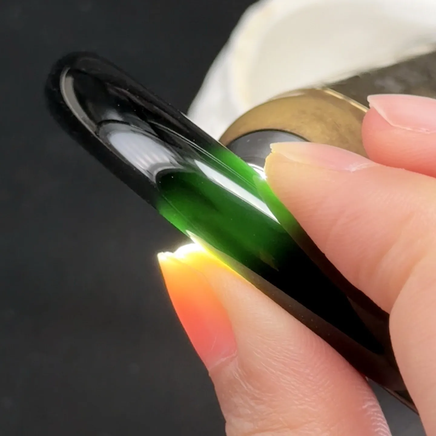 精品墨翠贵妃圈手镯 种好色正 黑度极好 打灯通透