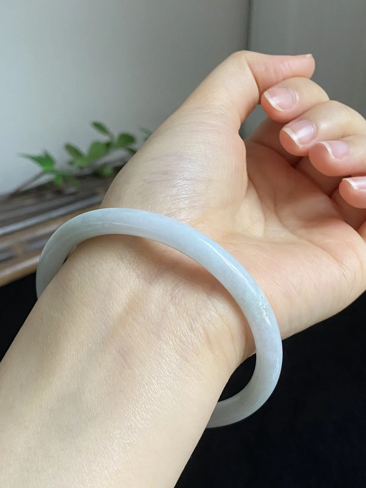 圆镯60.6圈口，翡翠手镯