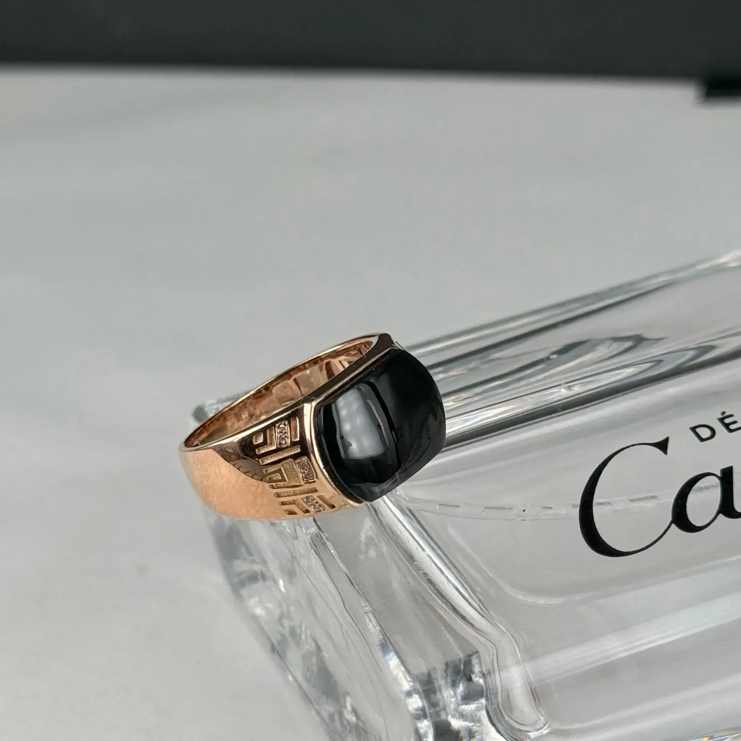 精品18k玫瑰金墨翠马鞍戒指 种好色正 黑度极好 打灯通透 油性十足 尺寸13.5