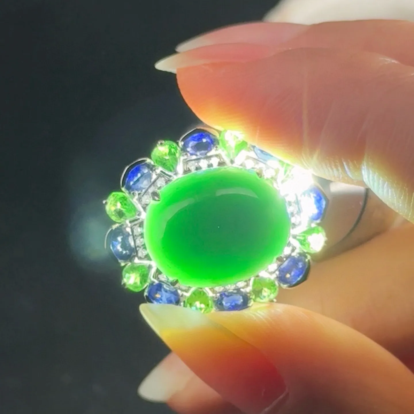 精品豪镶墨翠蛋面大女戒 种好色正 黑度极好 打灯通透 油性十足