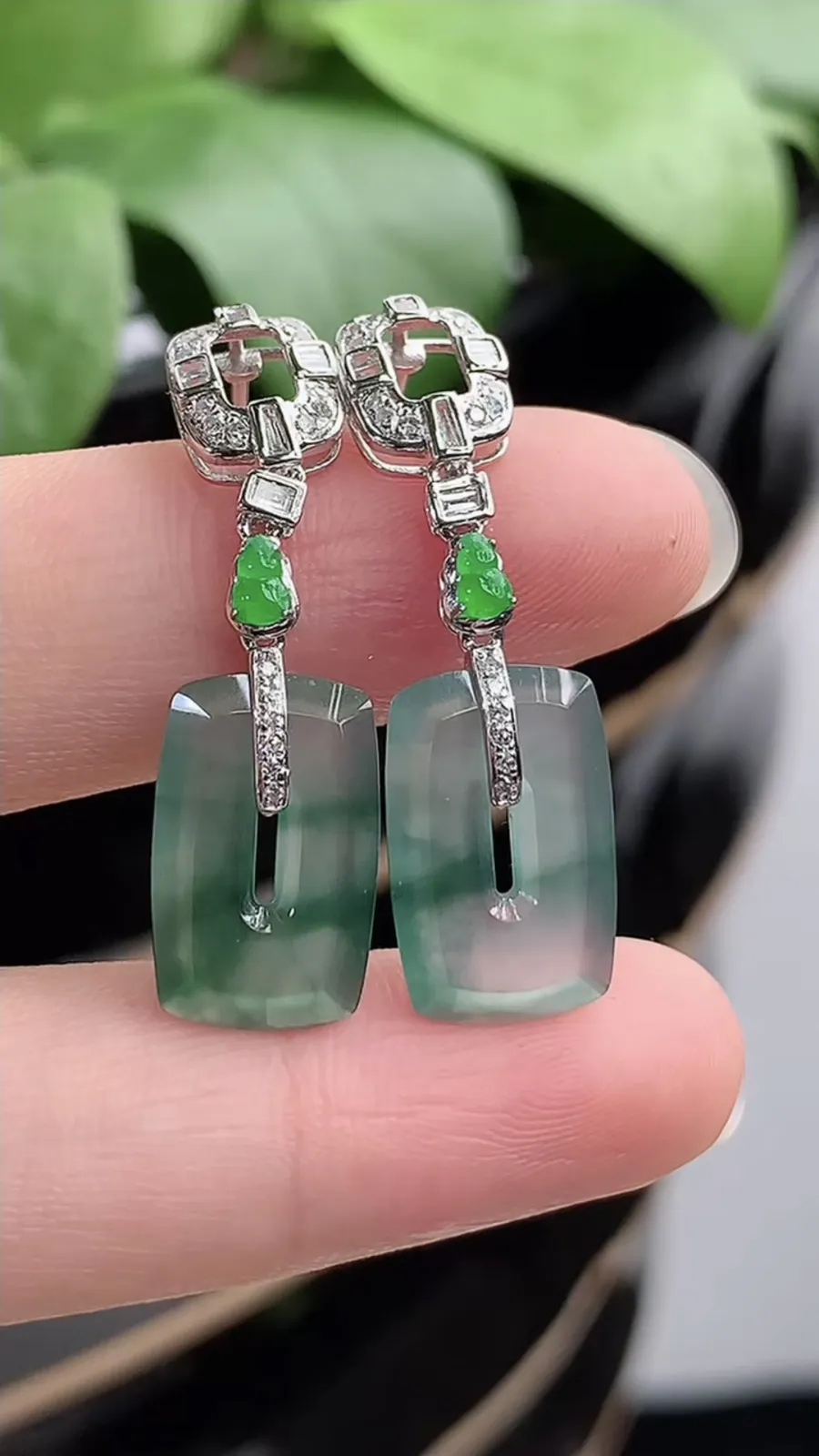 a货翡翠冰种18K金伴钻镶嵌飘花平安环耳坠 尺寸15×9.6×2mm 重量3.43g 1210