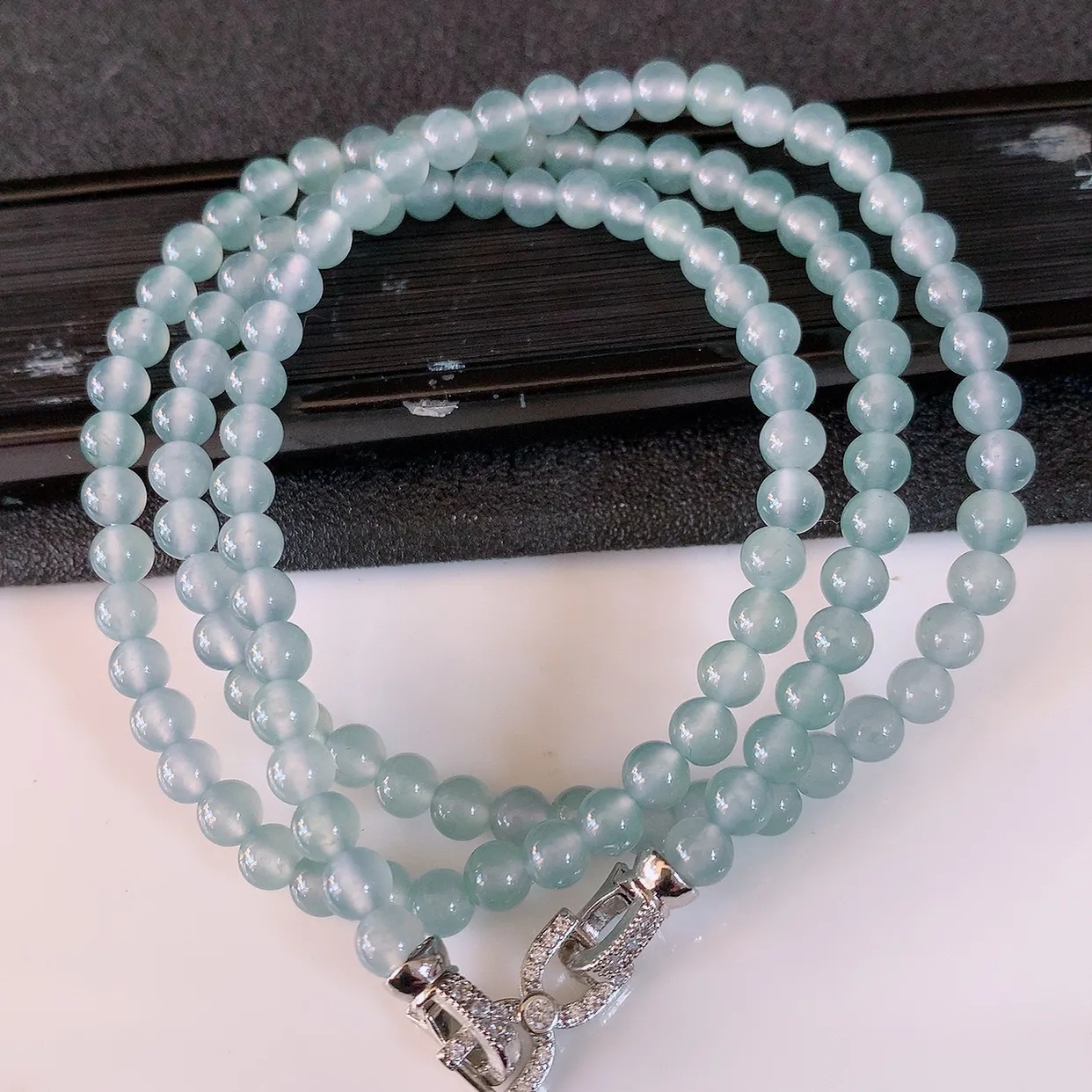 自然光实拍，冰种翡翠圆珠项链  翡翠珠链 （装饰扣）玉质细腻  冰清玉润  颜色漂亮  #001.1