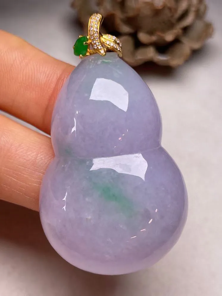 冰糯种紫罗兰葫芦吊坠、真金真钻镶嵌，种水好，玉质细腻 .裸石尺寸 44.0*28.5
