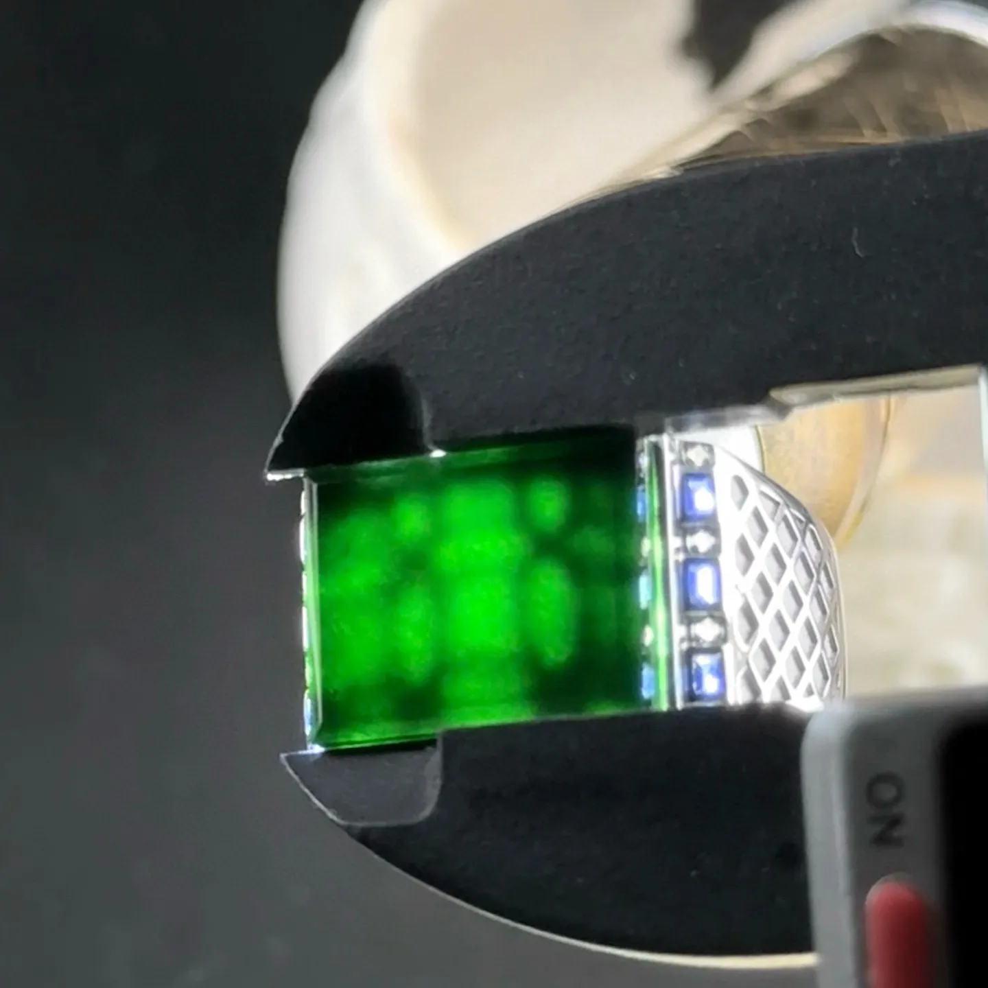 精品18k墨翠男戒 种好色正 黑度极好 打灯通透 油性十足 尺寸14.5