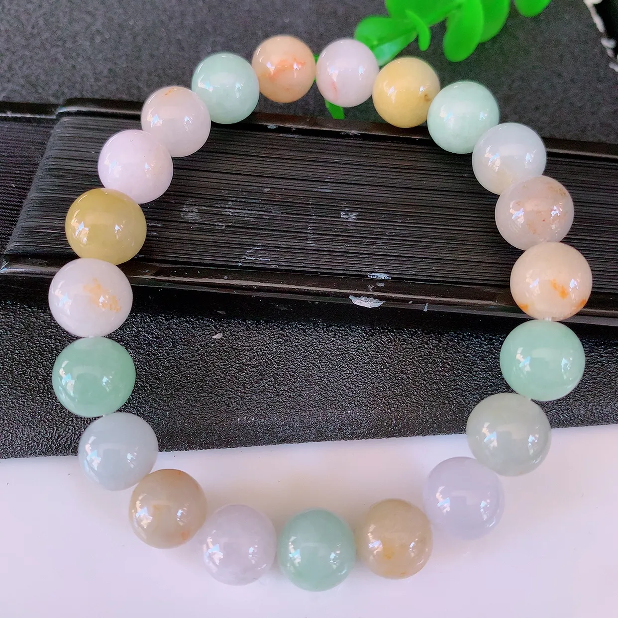 自然光实拍，冰润多宝翡翠手链，多彩翡翠手串，颜色丰富，料子细腻，高档大气，自戴送礼佳品！#46.16取一尺寸9mm