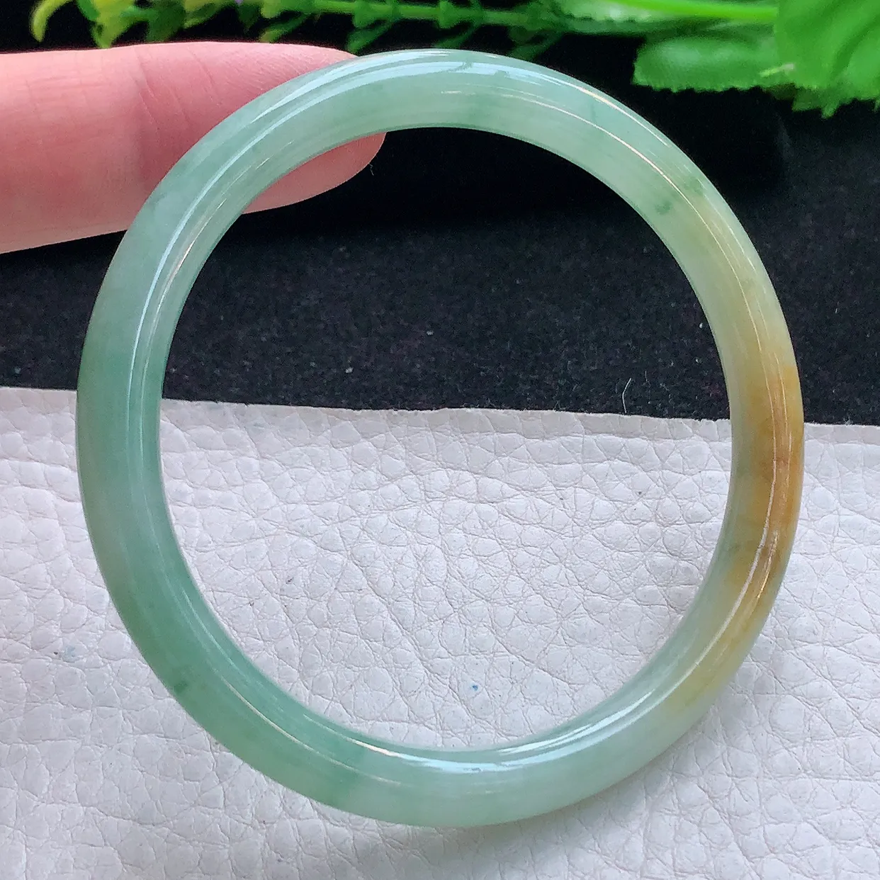 xx自然光57*6.8*7叮当镯 翡翠a货玉手镯三彩圆条玉手环 美人镯