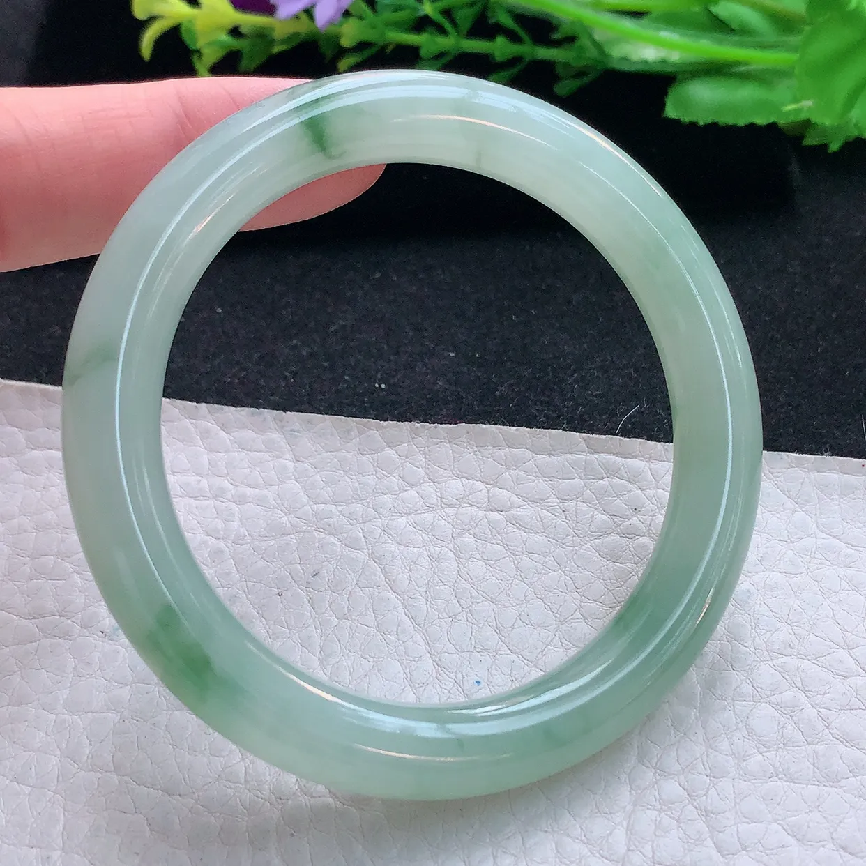 xx自然光56*9.3美人镯 翡翠a货玉手镯冰飘花圆条玉手环 叮当镯