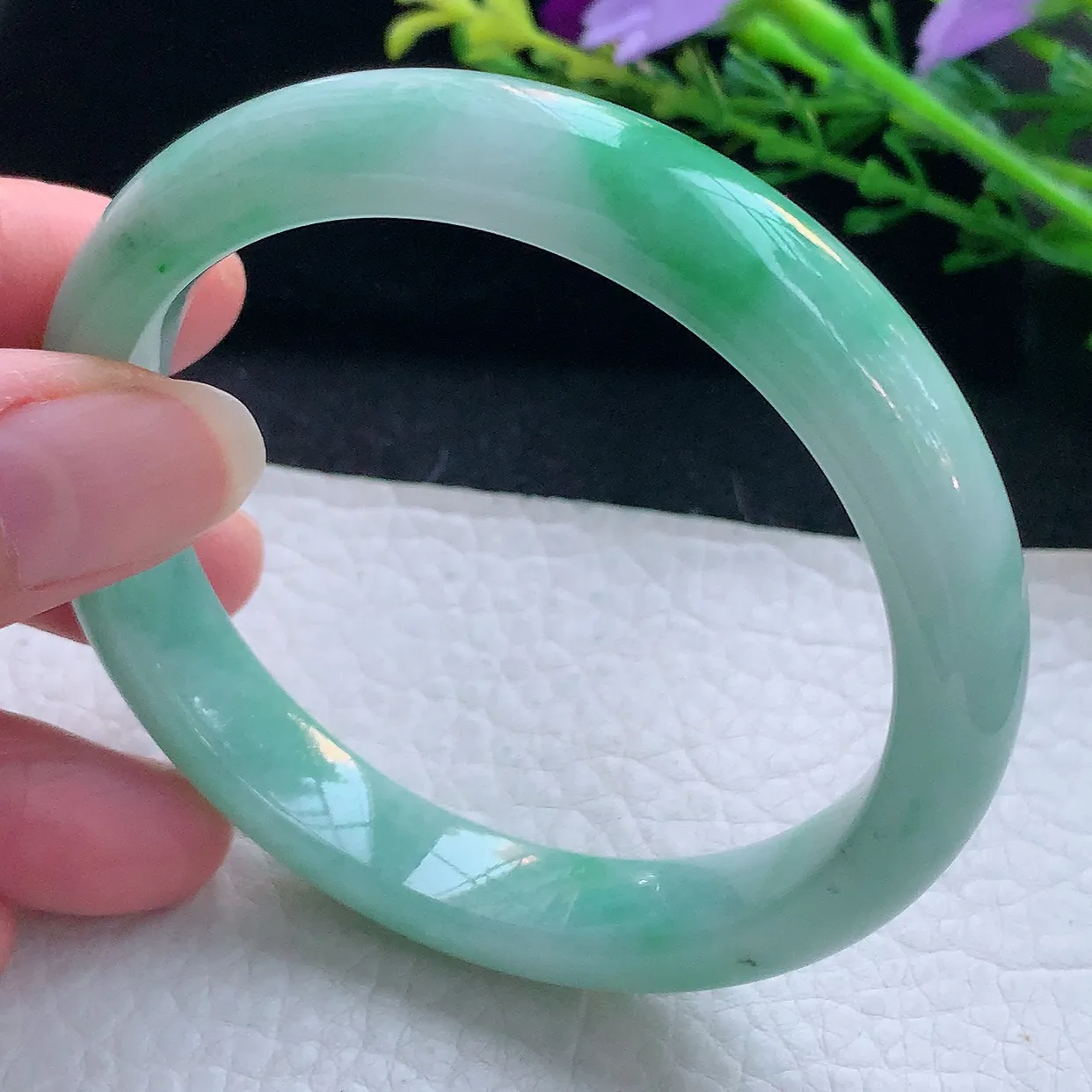 js自然光58.5*11.3*7.8平安镯 翡翠a货玉手镯精美飘绿宽边玉手环