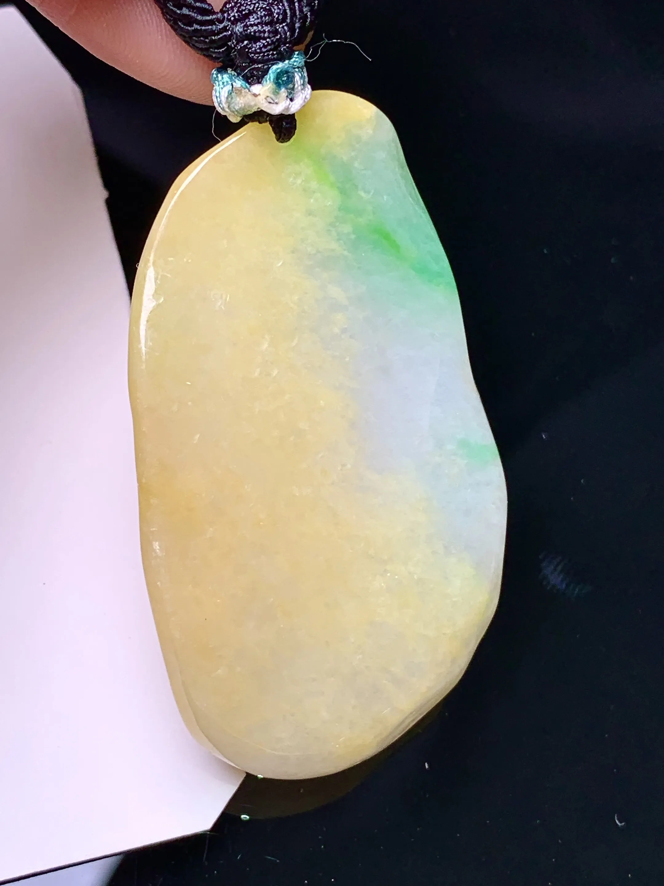 飘黄绿悟道吊坠 玉质细腻 色泽清新艳丽 整体尺寸47.2*26.5*11.2