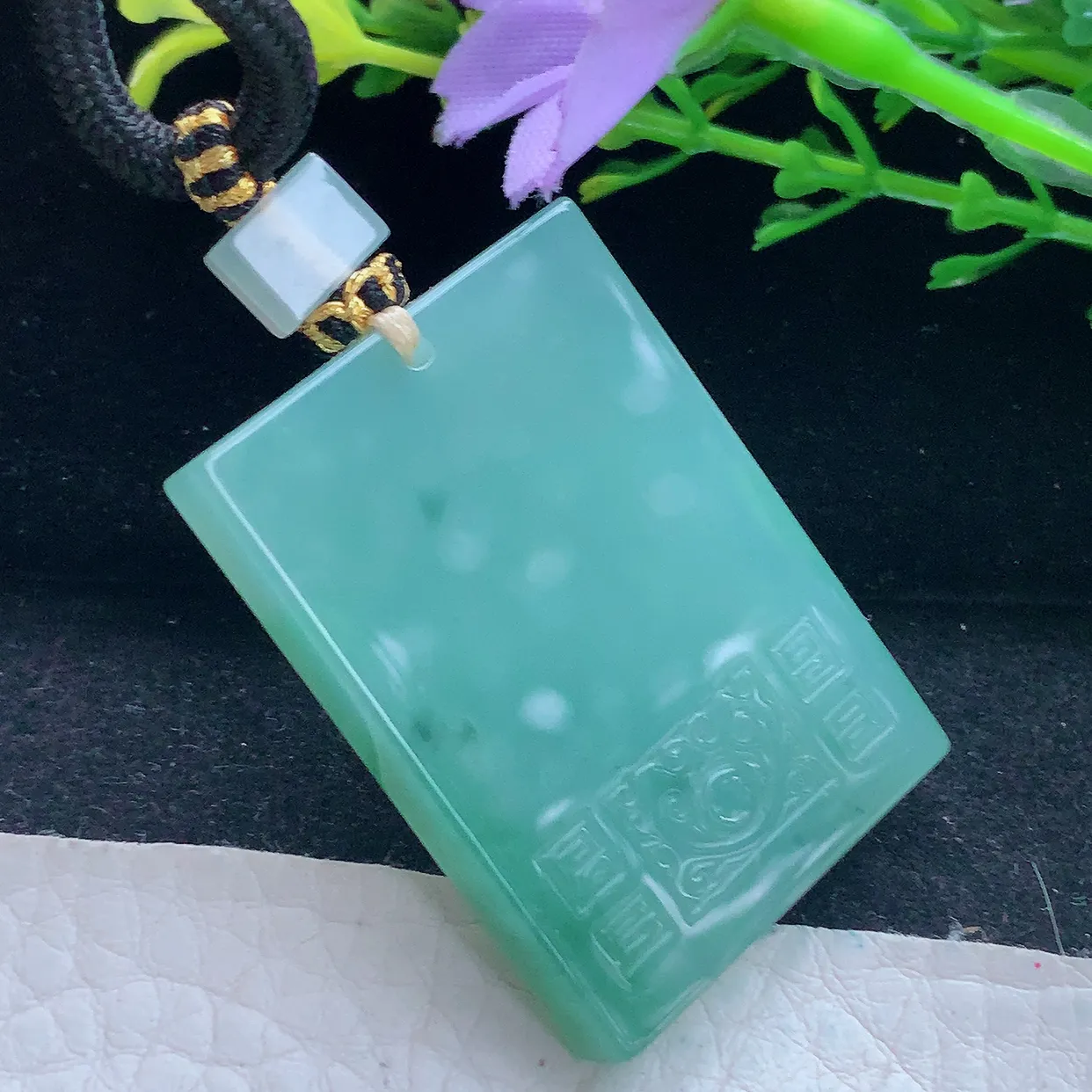 yl实拍37.3*27.3*5.6翡翠a货精雕冰润怀古雕平安无事牌 素面牌玉吊坠 玉挂件