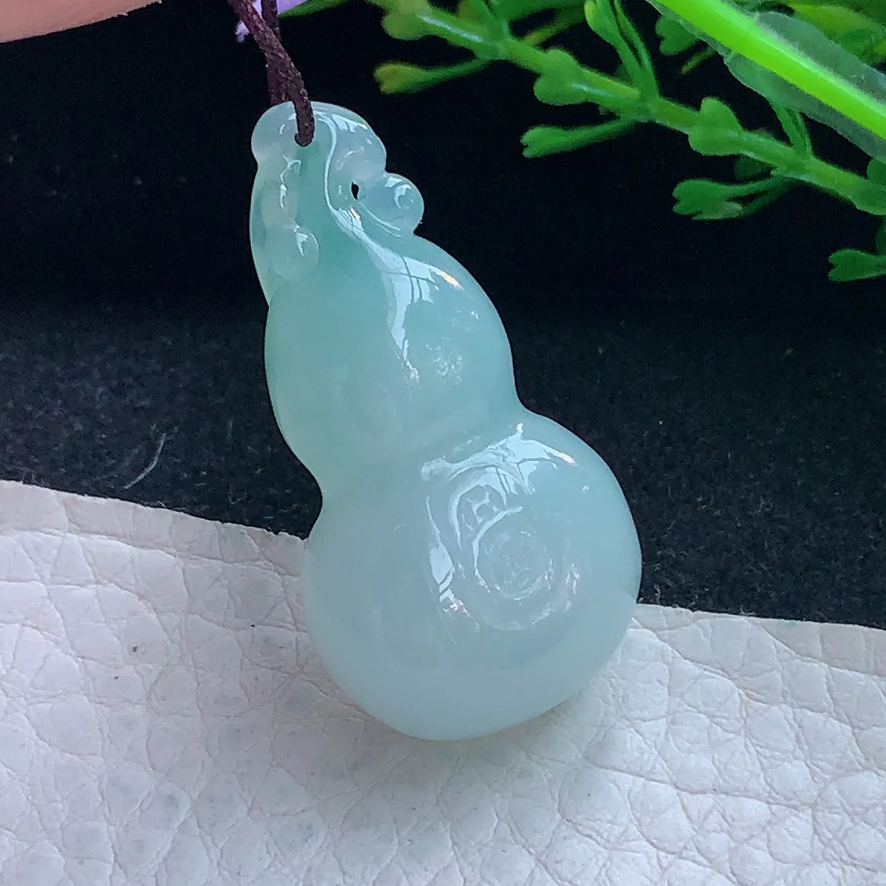 lz自然光36.8*19.8*12.5缅甸翡翠精雕冰胶飘花饱满葫芦玉吊坠 玉挂件