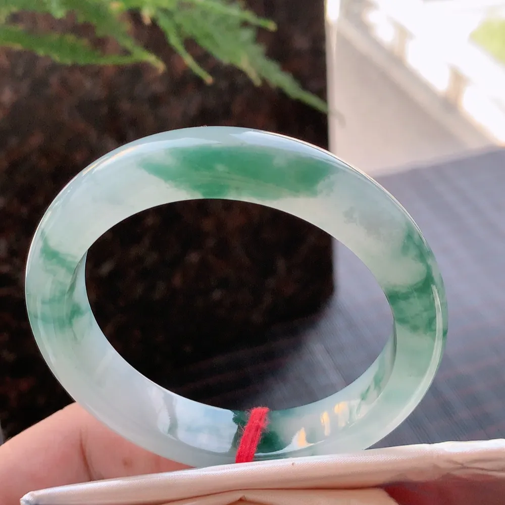 正圈高冰飘花 无瑕 尺寸:56.1/12/8.4 花美 种水好