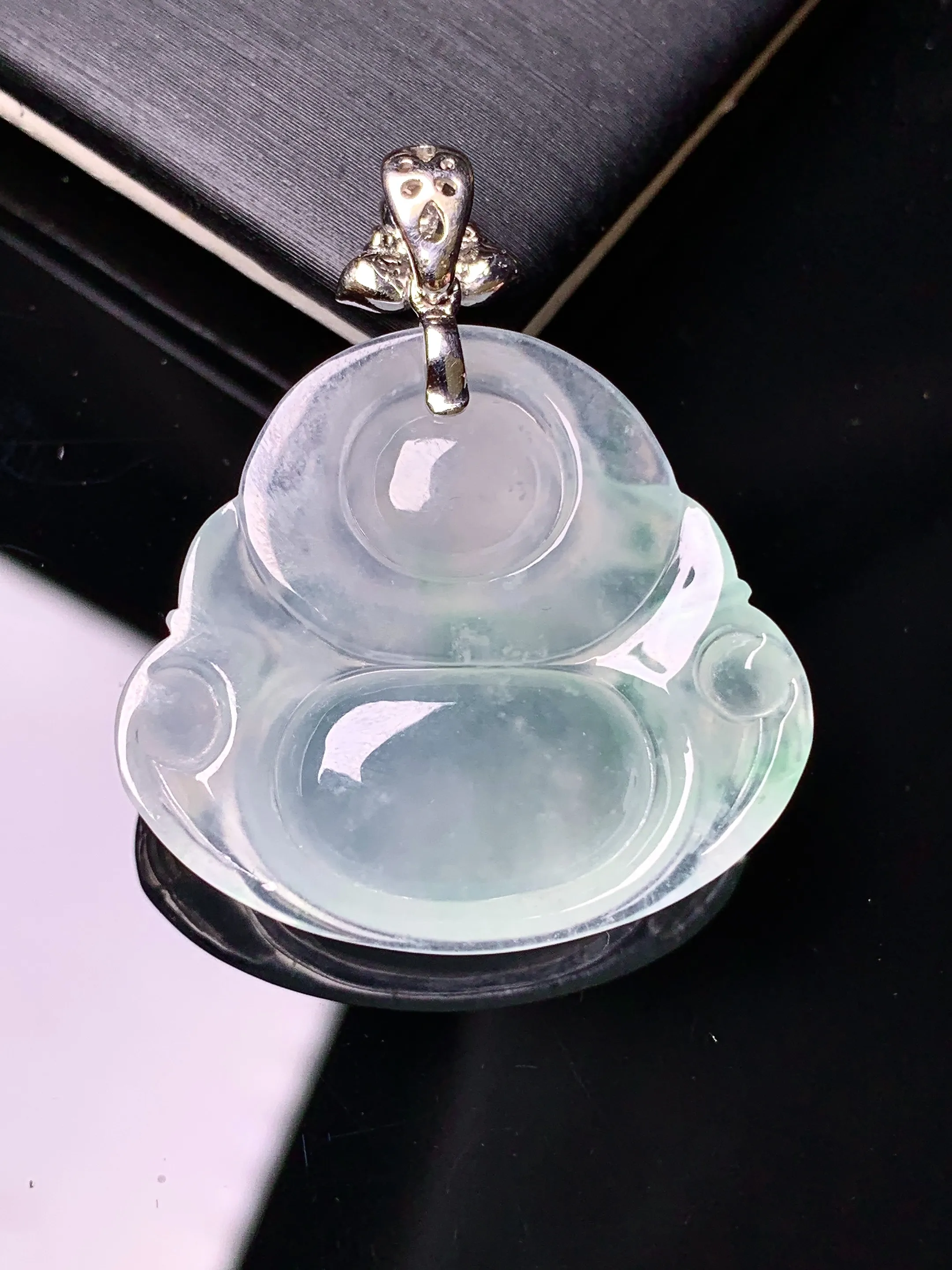 18k金钻镶嵌冰种佛公吊坠 玉质细腻 色泽清新艳丽 整体尺寸34.3*28.8*6