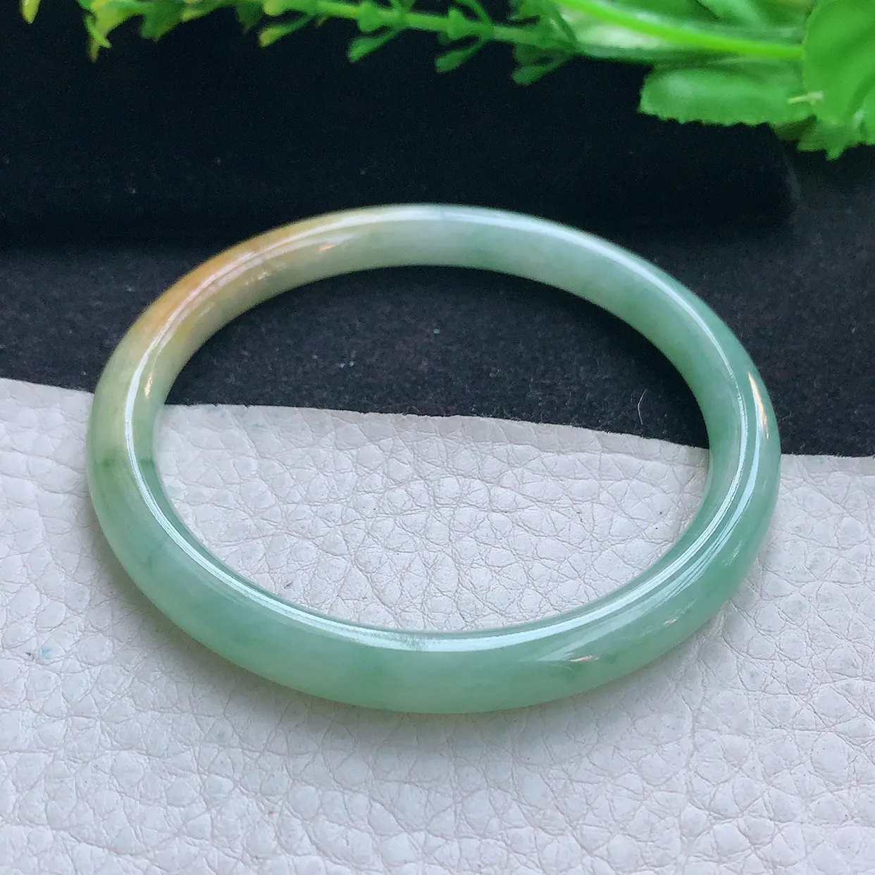 xx自然光57*6.8*7叮当镯 翡翠a货玉手镯三彩圆条玉手环 美人镯